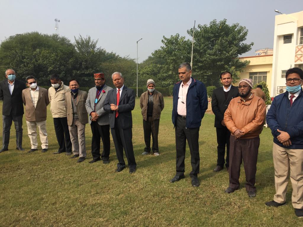 honble-vice-chancellor-duvasu-mathura-addressing-officers-and-employees-of-university-on-the-occasion-of-new-year-2021