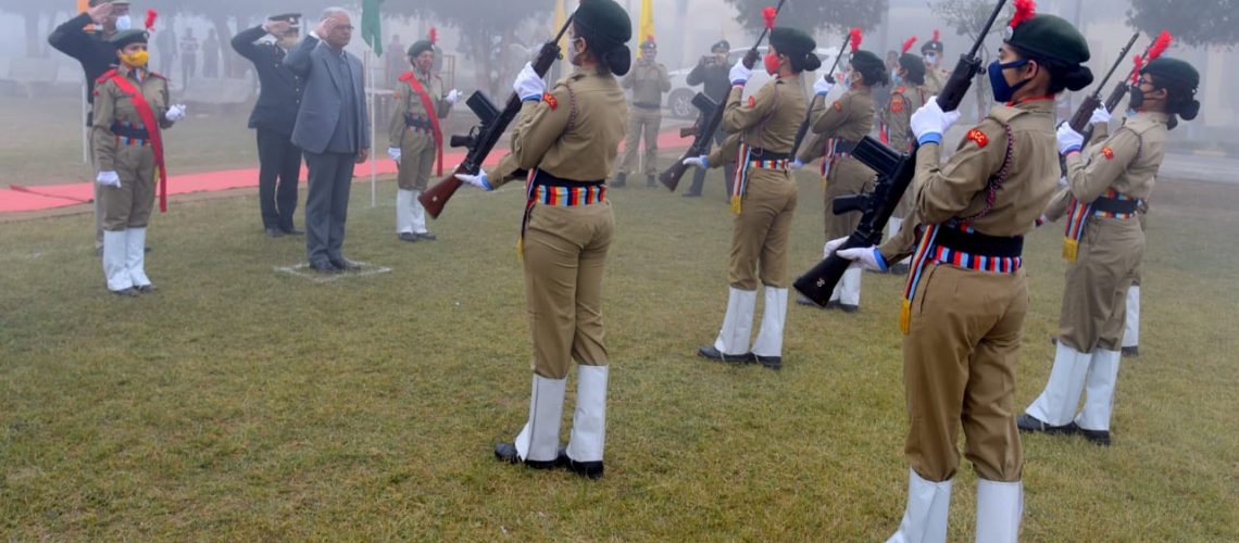 guard-of-honor-to-honorable-vice-chancellor-by-ncc-cadets-on-the-occasion-of-republic-day