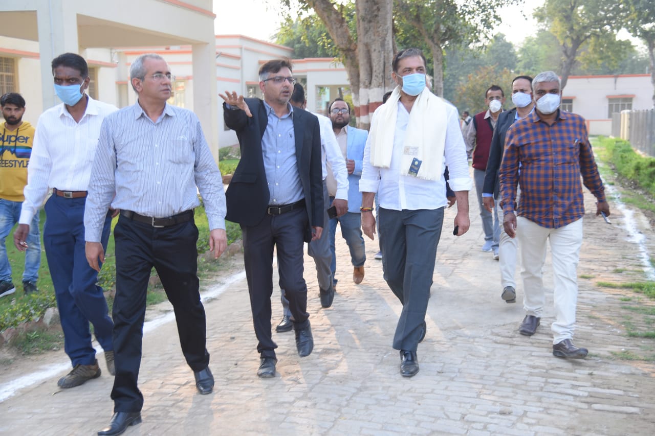 Hon’ble Minister, AHD,Dairy Development &Fisheries Development, Government of Maharashtra-Shri Sunil Chhatrapal Kedar visited the University Goat Unit alongwith AH officials of Maharashtra