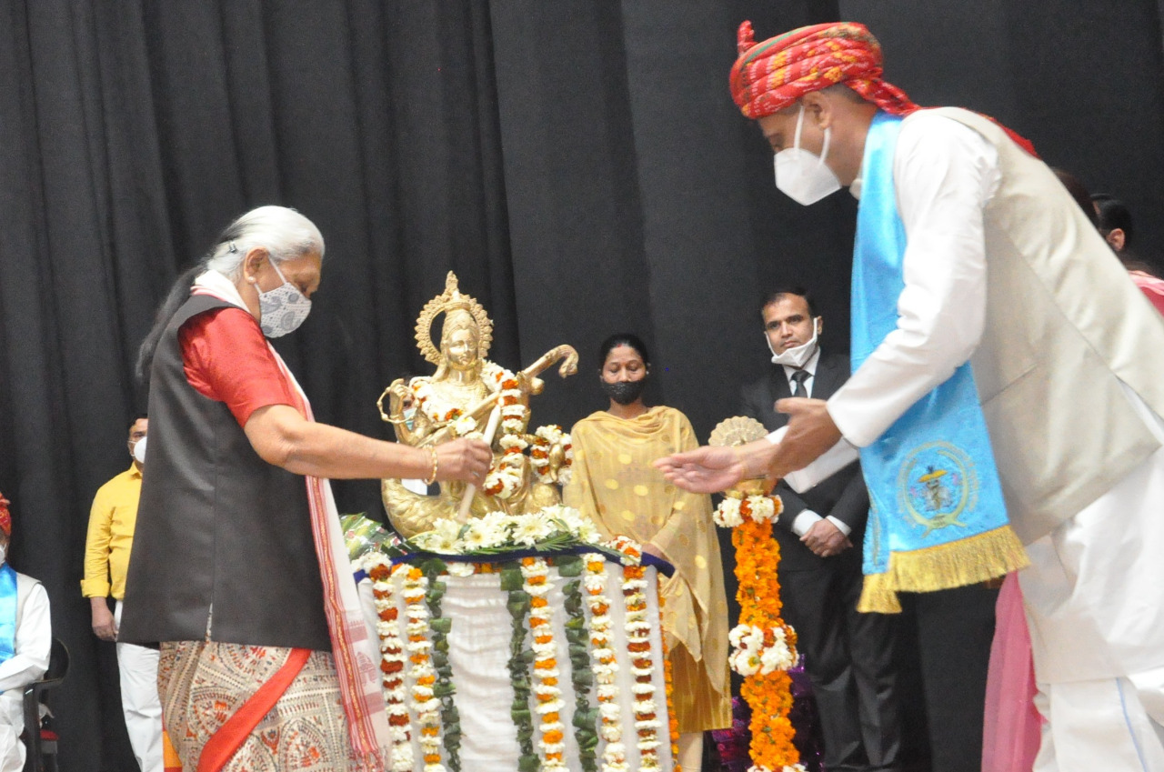 Lighting of lamp by Hon’ble  Chancellor of the University
