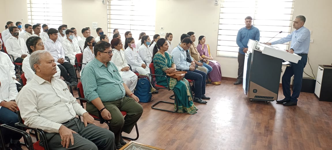 Prof. P.K.Shukla,Dean, ÇOVSc & AH addressing the freshers’ Orientation program