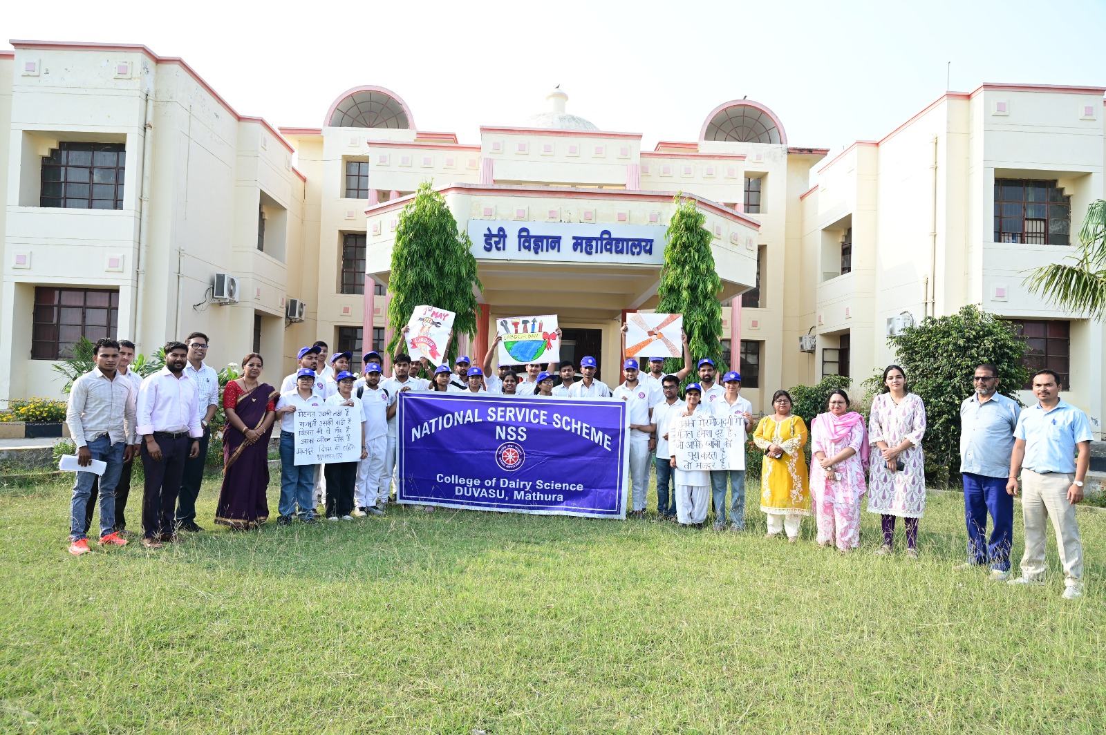 दुवासु, मथुरा में अंतर्राष्ट्रीय श्रमिक दिवस पर बाल श्रम के विरुद्ध जागरूकता रैली का आयोजन मथुरा, 1 मई 2025