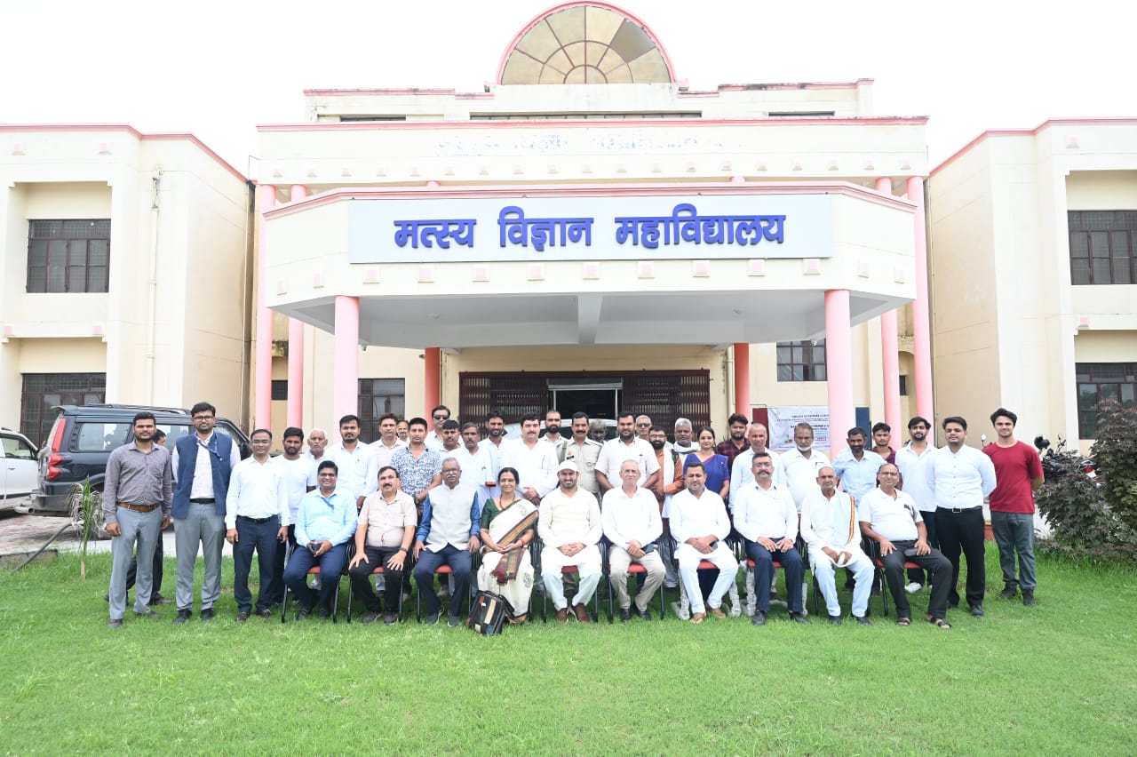 राष्ट्रीय मत्स्य पालक दिवस पर किसानो का सम्मान एवं प्रदर्शनी का आयोजन